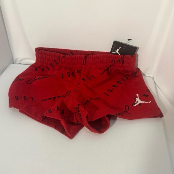 Jordan Athletic Crew Socks 3-Pack socks and pair of Jordan shorts - Picture 3 of 4